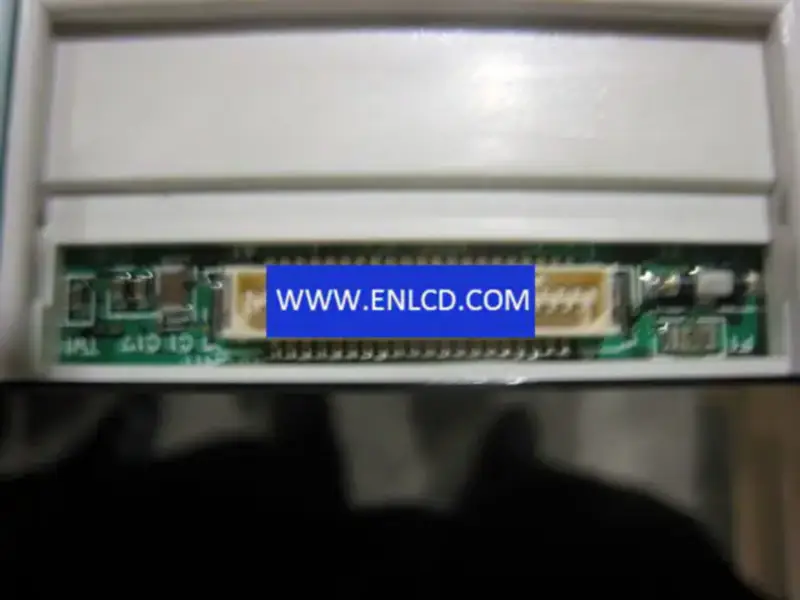 Remplacement du panneau LCD Toshiba LTM12C268F