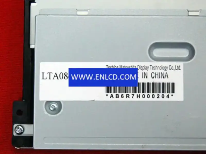 Remplacement du panneau LCD Toshiba LTA084C270F