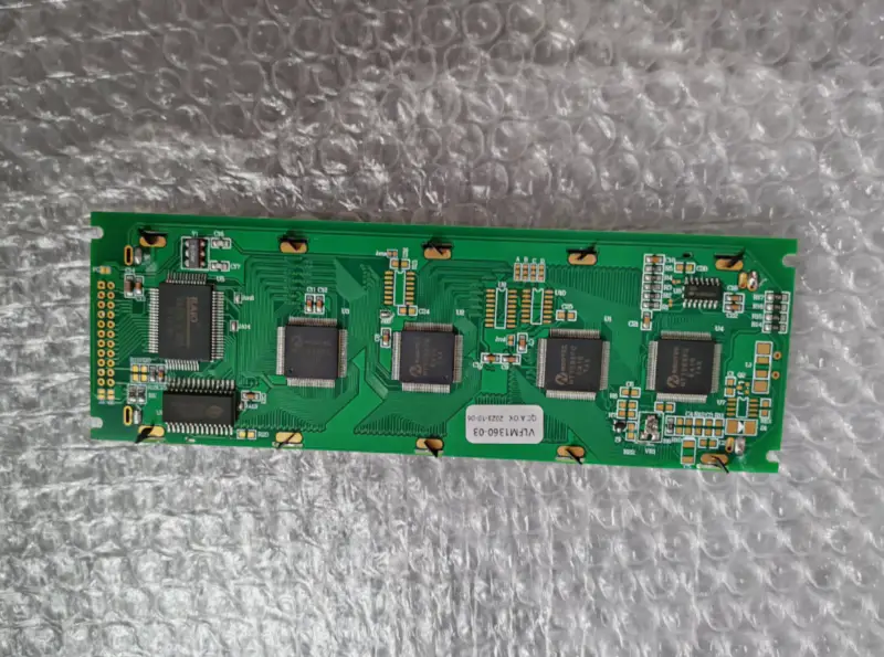 VLFM1360-03(VLFM1360REV1)、XBTH021010、XBTHM017010 Panneau LCD