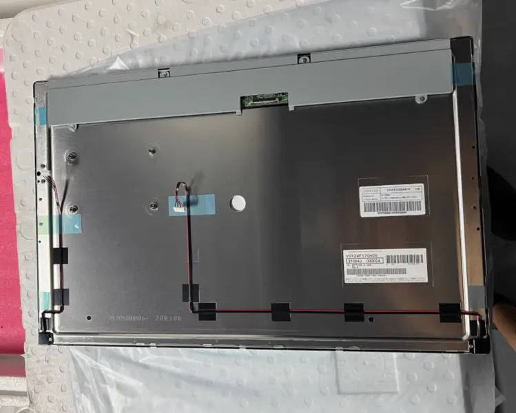 Remplacement du panneau LCD de Panasonic VVX24F170H00