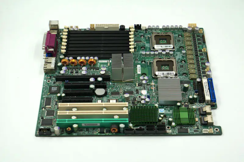 Carte mère Supermicro X7DB3