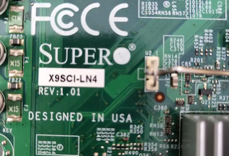 Carte mère SuperMicro X9SCI-LN4F Quad Server prenant en charge les CPU v2