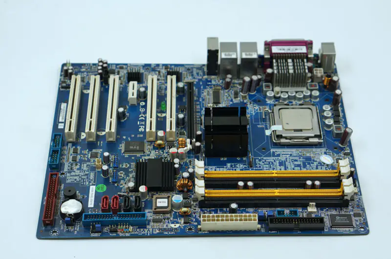 Carte mère industrielle Advantech AIMB-763G2 AIMB-763G2-00A1E LGA775 945
