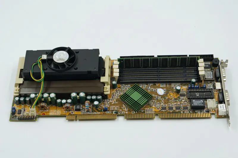 IEI ROCKY-P258BX V5.1 avec CPU et mémoire carte mère industrielle